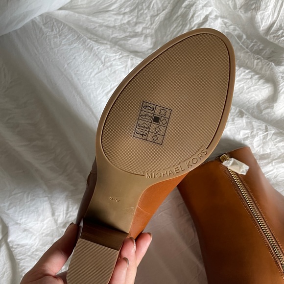 Michael Kors women’s size 8.5 brown heeled boots/booties - Picture 4 of 5